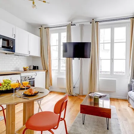 Apartment Chic 1br Eiffel Tower & Rue Gros Caillou Paris
