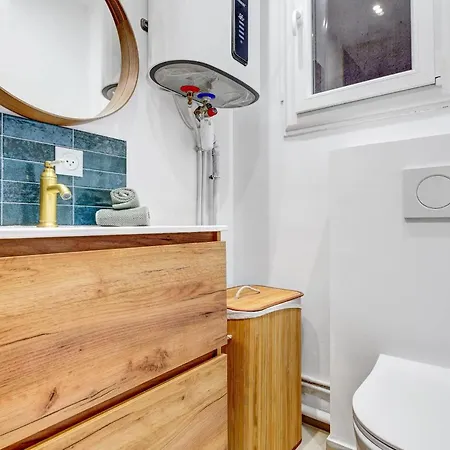 Chic 1br Eiffel Tower & Rue Gros Caillou Apartment *