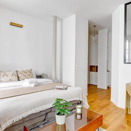Apartment Chic 1br Eiffel Tower & Rue Gros Caillou Paris