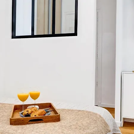 Chic 1br Eiffel Tower & Rue Gros Caillou * Paris