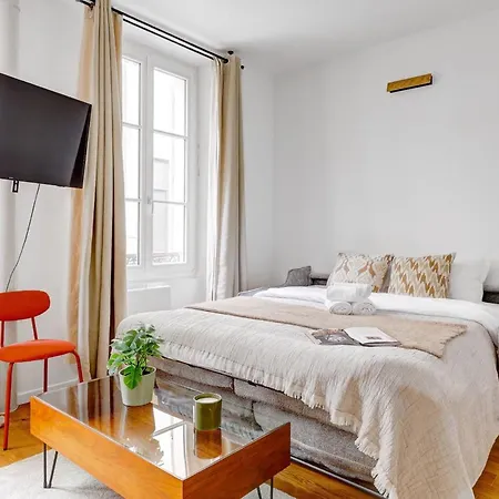Chic 1br Eiffel Tower & Rue Gros Caillou