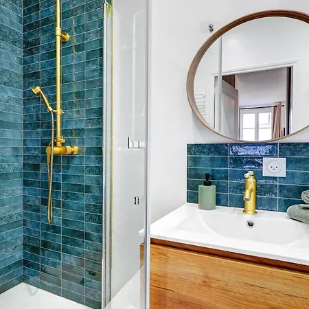 Chic 1br Eiffel Tower & Rue Gros Caillou Apartment Paris